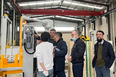 俄羅斯客戶來(lái)我司工廠參觀考察